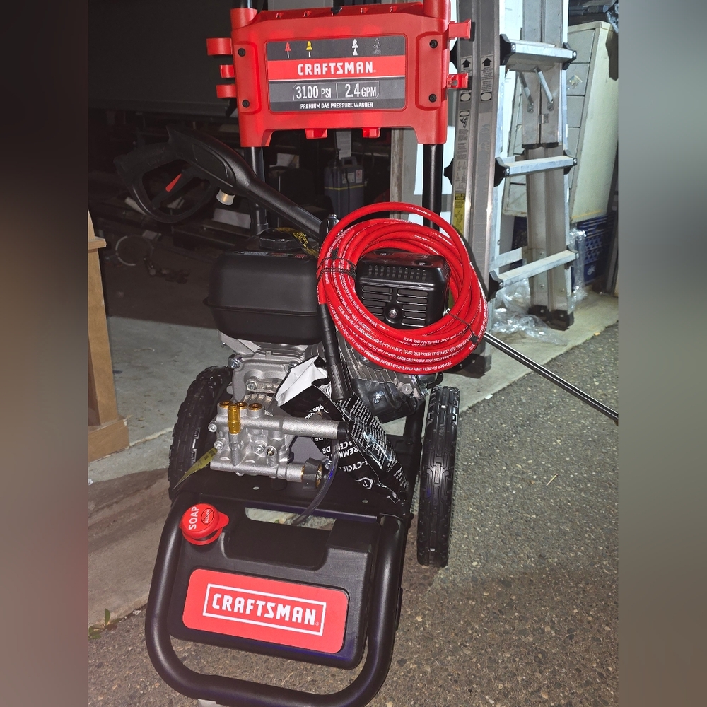 Craftsman Red and Black Pressure Washer